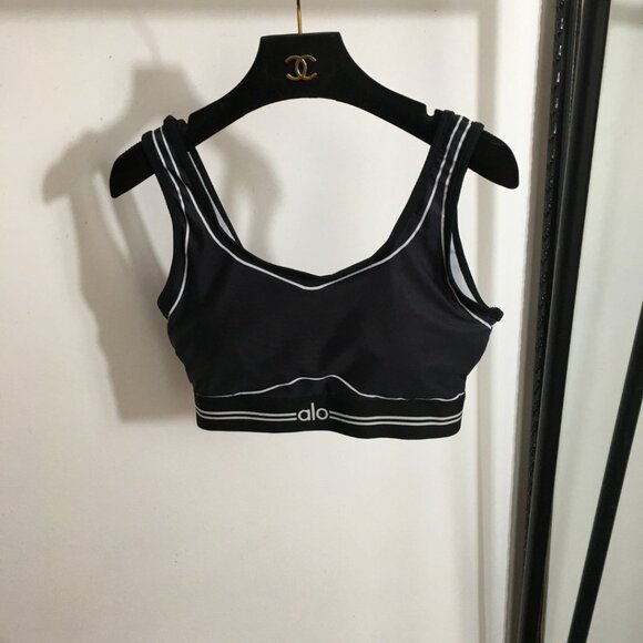 Alo  yoga set, tank top + stretchy slimming leggings - Picture 4 of 7